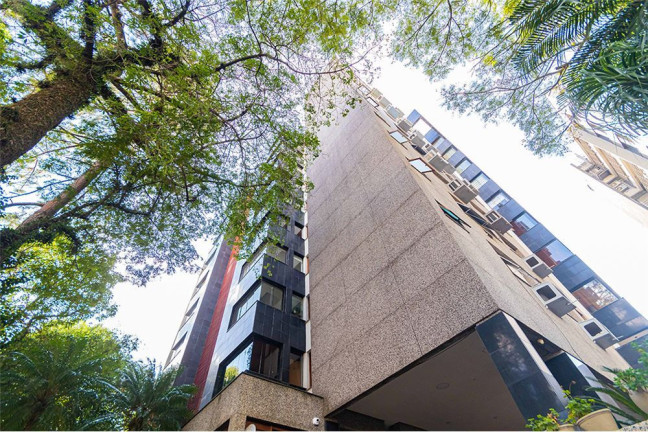 Imagem Imóvel com 3 Quartos à Venda, em Auxiliadora - Porto Alegre Imagem Imóvel com 3 Quartos à Venda, em Auxiliadora - Porto Alegre