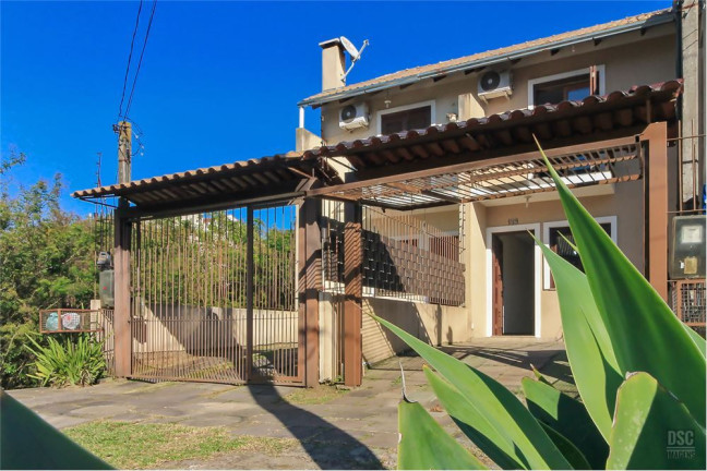 Casa com 2 Quartos à Venda,  em Guarujá - Porto Alegre
