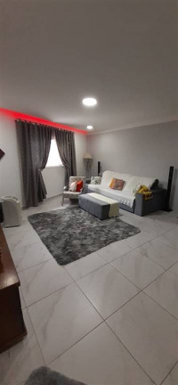 Imagem Casa com 2 Quartos à Venda, 127 m² em Caicara - Praia Grande Imagem Casa com 2 Quartos à Venda, 127 m² em Caicara - Praia Grande