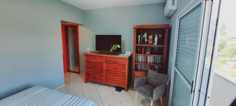 Imagem Casa de Condomínio com 4 Quartos à Venda, 380 m²