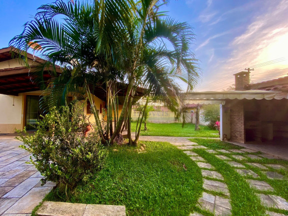 Imagem Casa com 4 Quartos à Venda, 220 m² em Jardim Britânia - Caraguatatuba Imagem Casa com 4 Quartos à Venda, 220 m² em Jardim Britânia - Caraguatatuba