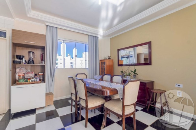 Imagem Casa com 5 Quartos à Venda, 259 m² em Ariribá - Balneário Camboriú Imagem Casa com 5 Quartos à Venda, 259 m² em Ariribá - Balneário Camboriú