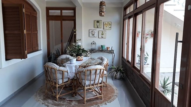 Imagem Sobrado com 3 Quartos à Venda, 411 m² em Igara - Canoas Imagem Sobrado com 3 Quartos à Venda, 411 m² em Igara - Canoas