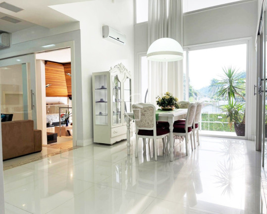 Imagem Casa com 4 Quartos à Venda, 545 m² em América - Joinville