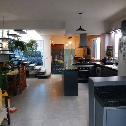 Imagem Casa com 3 Quartos à Venda, 200 m² em São João Do Rio Vermelho - Florianópolis Imagem Casa com 3 Quartos à Venda, 200 m² em São João Do Rio Vermelho - Florianópolis