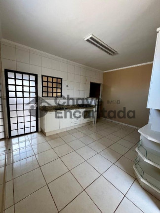 Imagem Sobrado com 3 Quartos à Venda, 97 m² em Vila Xavier - Birigui Imagem Sobrado com 3 Quartos à Venda, 97 m² em Vila Xavier - Birigui