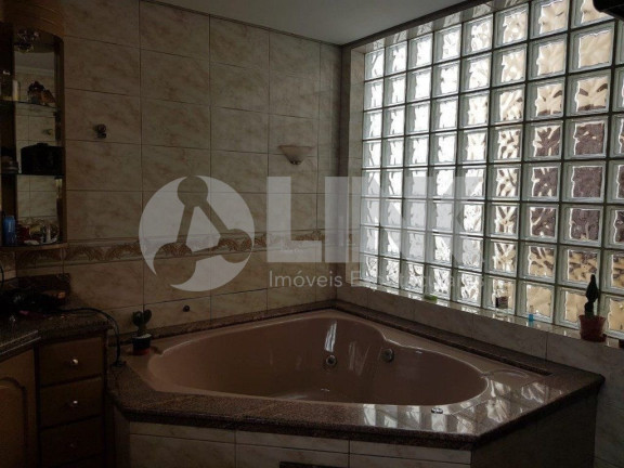 Imagem Casa com 4 Quartos à Venda, 338 m² em Jardim Itu - Porto Alegre Imagem Casa com 4 Quartos à Venda, 338 m² em Jardim Itu - Porto Alegre