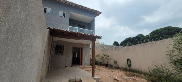 Casa com 3 Quartos para Alugar ou Temporada, 137 m² em Portal De Jacaraípe - Serra