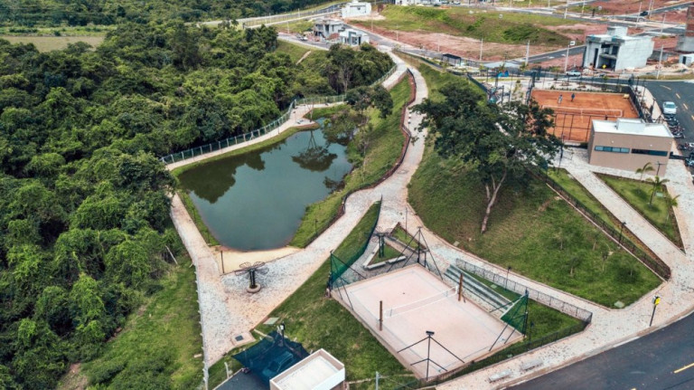 Imagem Imóvel com 1 Quarto à Venda, 360 m² em Centro - Caldas Novas Imagem Imóvel com 1 Quarto à Venda, 360 m² em Centro - Caldas Novas