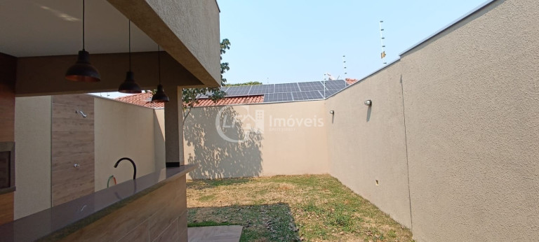 Imagem Casa com 3 Quartos à Venda, 240 m² em Santo Antônio - Campo Grande Imagem Casa com 3 Quartos à Venda, 240 m² em Santo Antônio - Campo Grande