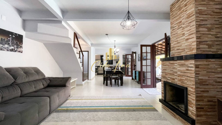 Imagem Casa com 3 Quartos à Venda, 228 m² em Rio Tavares - Florianópolis Imagem Casa com 3 Quartos à Venda, 228 m² em Rio Tavares - Florianópolis