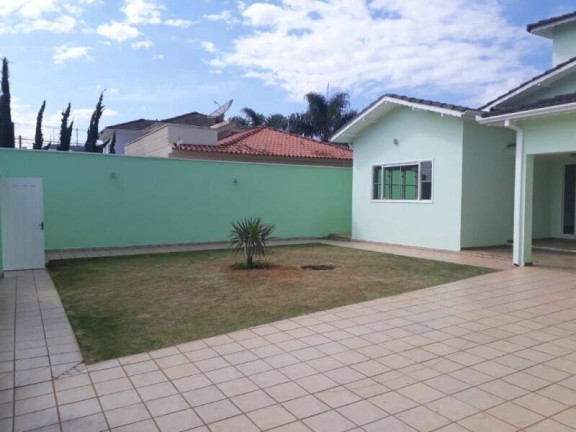 Imagem Casa com 3 Quartos à Venda, 450 m² em Centro - Pouso Alegre Imagem Casa com 3 Quartos à Venda, 450 m² em Centro - Pouso Alegre