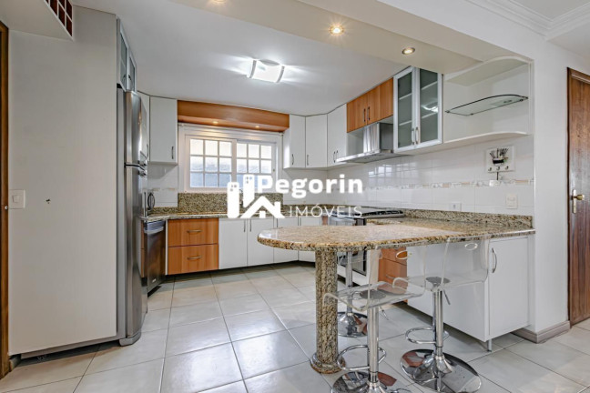 Imagem Casa com 4 Quartos à Venda, 344 m² em Centro - Pinhais