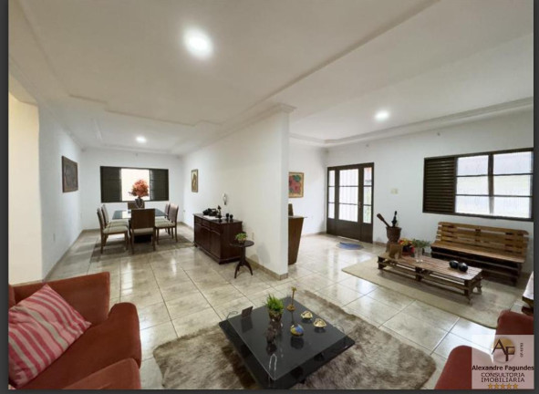Imagem Casa com 4 Quartos à Venda, 420 m² em Setor Jaó - Goiânia Imagem Casa com 4 Quartos à Venda, 420 m² em Setor Jaó - Goiânia