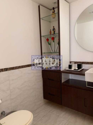 Imagem Apartamento com 3 Quartos à Venda, 121 m² em Leme - Rio De Janeiro Imagem Apartamento com 3 Quartos à Venda, 121 m² em Leme - Rio De Janeiro