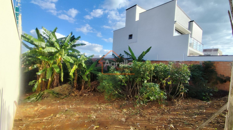 Terreno à Venda, 351 m² em Parque Residencial Cambuí - Mogi Guaçu