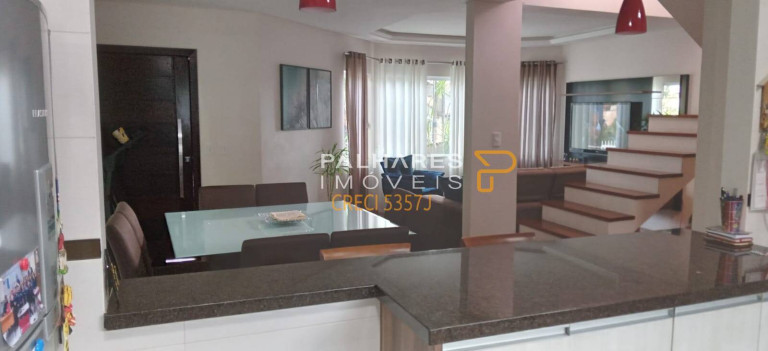 Imagem Casa com 3 Quartos à Venda, 215 m² em Vila Nova - Joinville