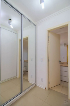 Imagem Imóvel com 3 Quartos à Venda, em Hípica - Porto Alegre Imagem Imóvel com 3 Quartos à Venda, em Hípica - Porto Alegre
