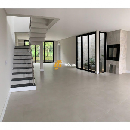 Imagem Sobrado com 3 Quartos à Venda, em Terras Altas - Camboriú Imagem Sobrado com 3 Quartos à Venda, em Terras Altas - Camboriú