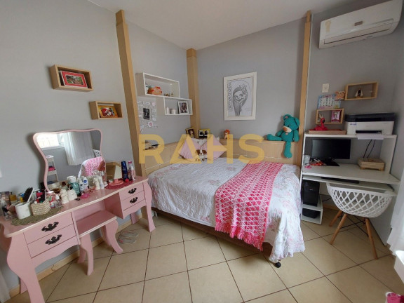 Imagem Casa com 3 Quartos à Venda, 270 m² em Costa E Silva - Joinville