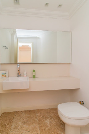 Imagem Imóvel com 1 Quarto à Venda, 309 m² em Auxiliadora - Porto Alegre Imagem Imóvel com 1 Quarto à Venda, 309 m² em Auxiliadora - Porto Alegre