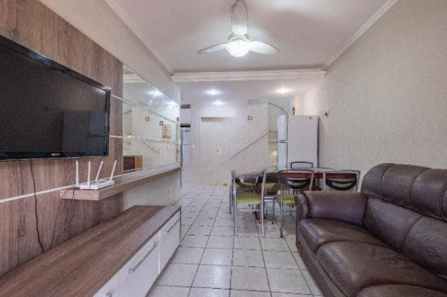 Imagem Sobrado com 3 Quartos para Alugar, 160 m² em Cachoeira Do Bom Jesus - Florianópolis