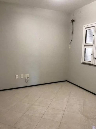 Imagem Casa com 4 Quartos à Venda, 213 m² em Cidade Dos Funcionários - Fortaleza Imagem Casa com 4 Quartos à Venda, 213 m² em Cidade Dos Funcionários - Fortaleza