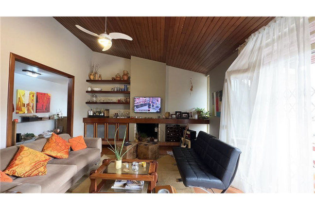 Imagem Casa com 3 Quartos à Venda,  em Passo Da Areia - Porto Alegre