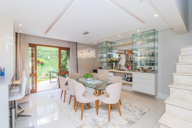Imagem Casa com 3 Quartos à Venda, 241 m² em Agronomia - Porto Alegre Imagem Casa com 3 Quartos à Venda, 241 m² em Agronomia - Porto Alegre