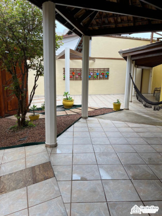 Imagem Sobrado com 6 Quartos à Venda, 375 m² em Centro - Ubatuba