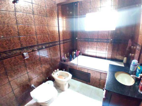 Imagem Sobrado com 9 Quartos à Venda, 456 m² em Cajuru - Curitiba