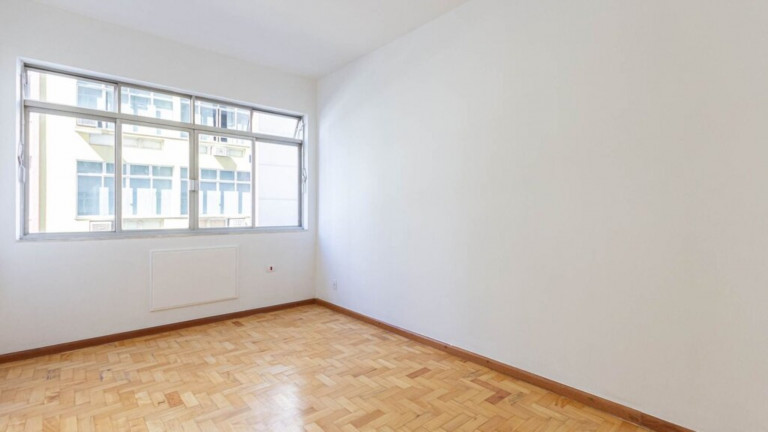 Imagem Imóvel com 3 Quartos à Venda, 128 m² em Copacabana - Rio De Janeiro Imagem Imóvel com 3 Quartos à Venda, 128 m² em Copacabana - Rio De Janeiro