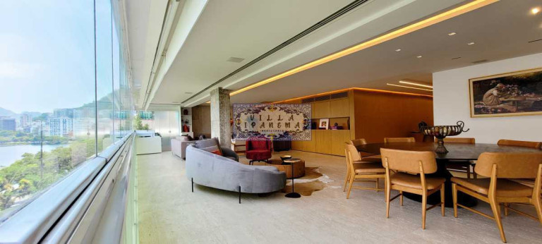 Imagem Apartamento com 2 Quartos à Venda, 260 m² em Lagoa - Rio De Janeiro Imagem Apartamento com 2 Quartos à Venda, 260 m² em Lagoa - Rio De Janeiro