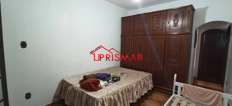 Sobrado com 5 Quartos à Venda, 320 m² em Campo Grande - Santos