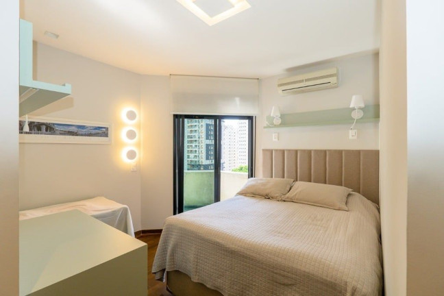 Imagem Apartamento com 3 Quartos à Venda, 200 m² em Campo Belo - São Paulo