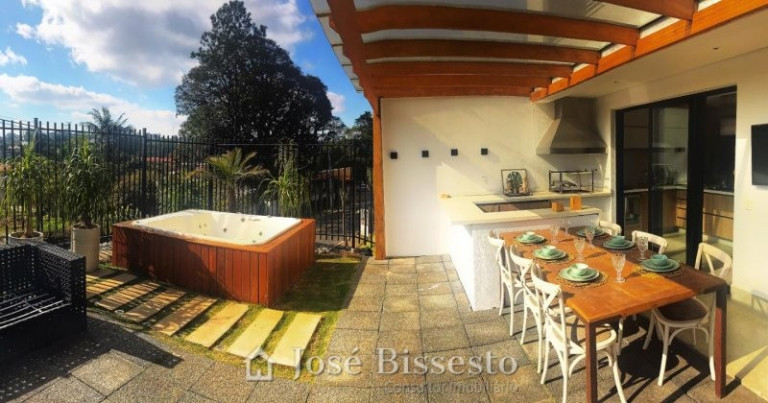 Casa com 3 Quartos à Venda, 181 m² em Parque Rincão - Cotia