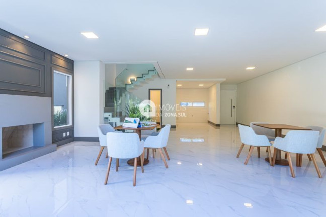 Imagem Casa com 3 Quartos à Venda, 463 m²