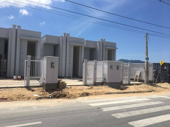 Imagem Casa com 2 Quartos à Venda, 67 m² em Tijucas Imagem Casa com 2 Quartos à Venda, 67 m² em Tijucas