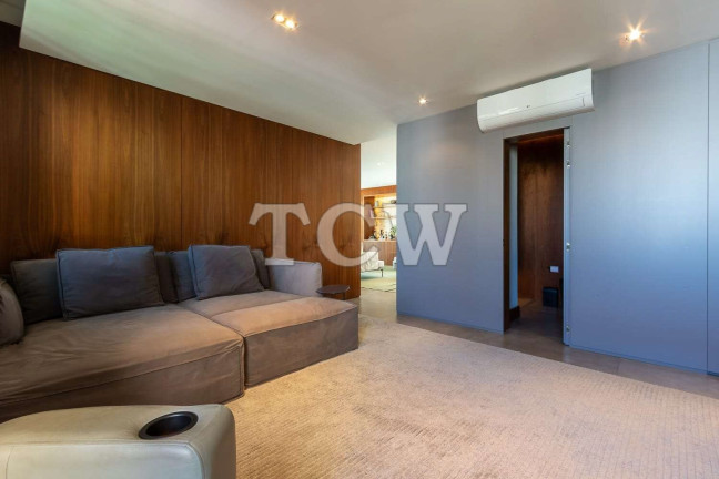 Imagem Apartamento com 3 Quartos à Venda, 210 m² em Moema - São Paulo