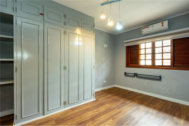 Imagem Casa com 4 Quartos à Venda, 233 m² em Instituto De Previdência - São Paulo Imagem Casa com 4 Quartos à Venda, 233 m² em Instituto De Previdência - São Paulo