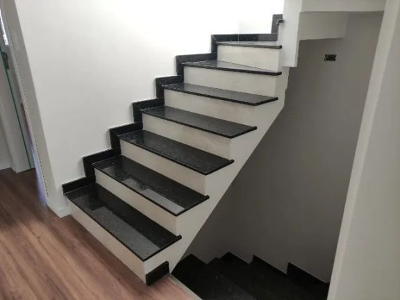 Imagem Sobrado com 3 Quartos à Venda, 180 m² em Portão - Curitiba Imagem Sobrado com 3 Quartos à Venda, 180 m² em Portão - Curitiba