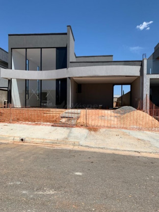 Imagem Casa com 4 Quartos à Venda, 218 m² em Residencial Goiânia Golfe Clube - Goiânia Imagem Casa com 4 Quartos à Venda, 218 m² em Residencial Goiânia Golfe Clube - Goiânia
