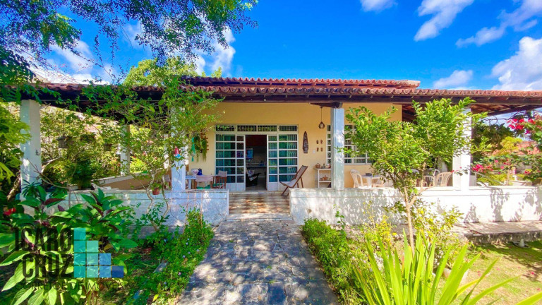Imagem Casa com 3 Quartos à Venda, 374 m² em Centro - Lauro De Freitas