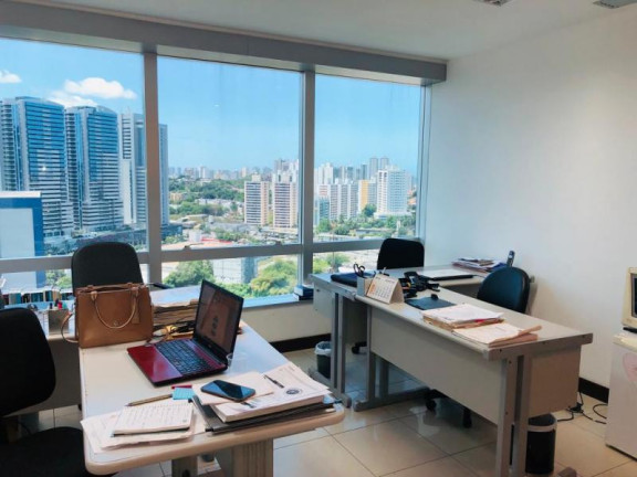 Imóvel Comercial à Venda, 33 m² em Caminho Das árvores - Salvador