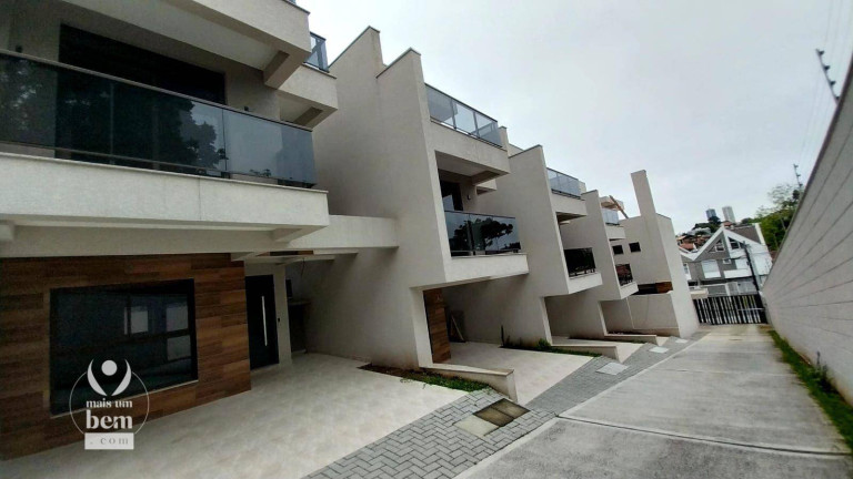 Imagem Sobrado com 3 Quartos à Venda, 166 m² em Bom Retiro - Curitiba