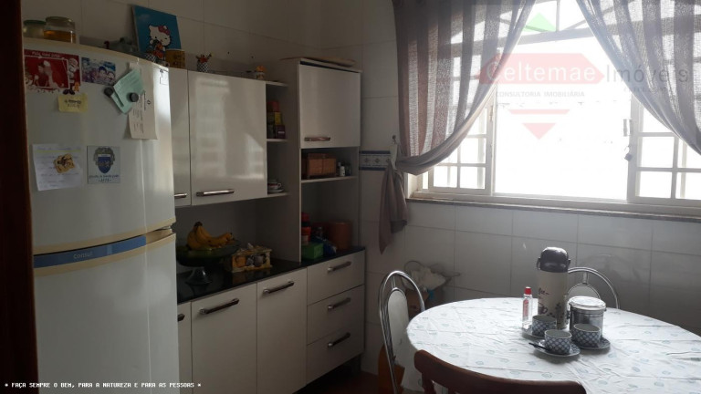 Imagem Casa com 2 Quartos à Venda, 199 m² em Centro - Taubaté Imagem Casa com 2 Quartos à Venda, 199 m² em Centro - Taubaté