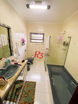 Imagem Casa com 3 Quartos à Venda, 245 m² em Centro - Guarujá Imagem Casa com 3 Quartos à Venda, 245 m² em Centro - Guarujá