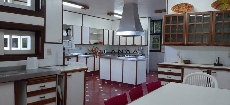 Imagem Casa com 5 Quartos à Venda, 520 m² em Vila Velha - Angra Dos Reis Imagem Casa com 5 Quartos à Venda, 520 m² em Vila Velha - Angra Dos Reis
