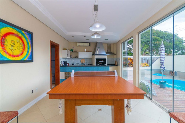 Imagem Casa com 3 Quartos à Venda, em Jardim Planalto - Porto Alegre Imagem Casa com 3 Quartos à Venda, em Jardim Planalto - Porto Alegre