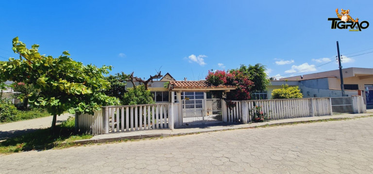 Imagem Casa com 3 Quartos à Venda, 266 m² em Centro - Navegantes Imagem Casa com 3 Quartos à Venda, 266 m² em Centro - Navegantes